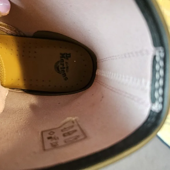 New Dr. Martens 1470 Pink Patent Lamper Lace Boots - Picture 8 of 8